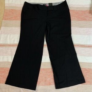 NWT Torrid Wide Leg Trousers Rayon Nylon Stretch 24S